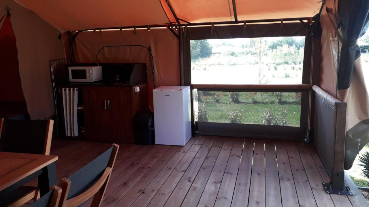 Lodge Les P'Tites Maisons Dans La Prairie Sallertaine Esterno foto