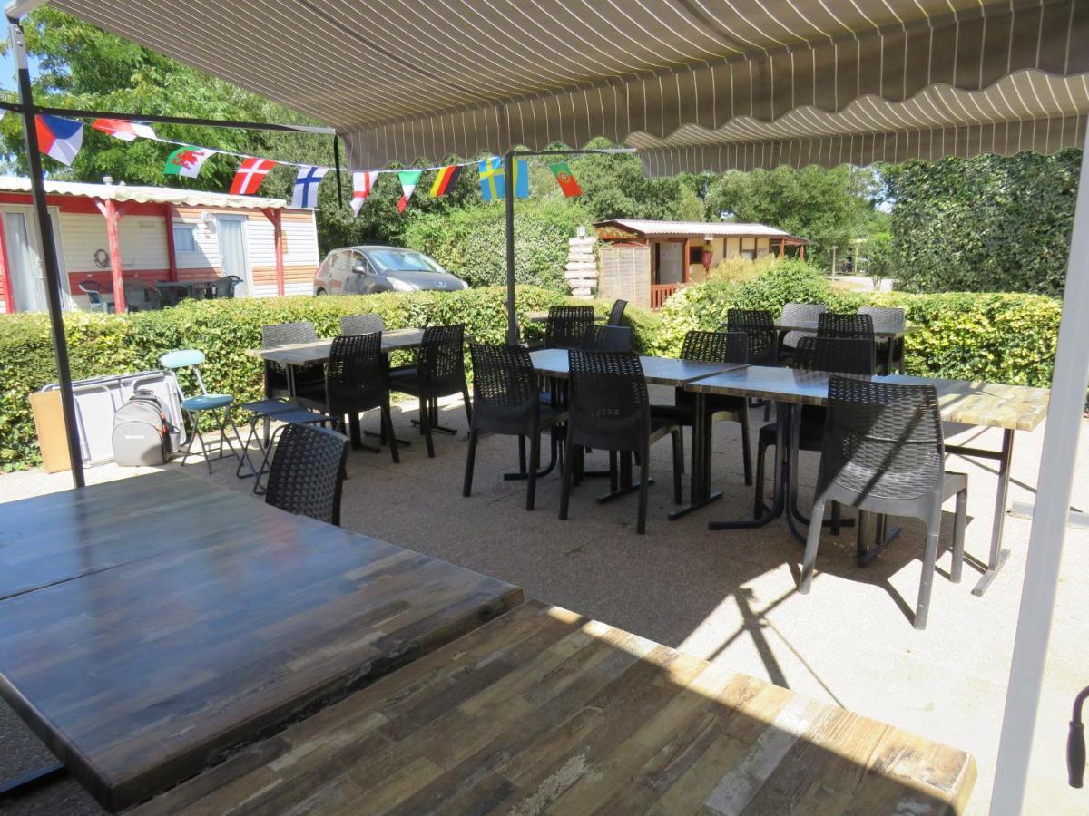 Lodge Les P'Tites Maisons Dans La Prairie Sallertaine Esterno foto